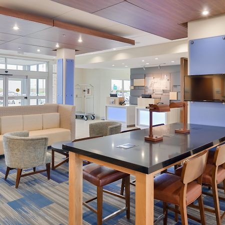 Holiday Inn Express & Suites Madison By Ihg Dış mekan fotoğraf