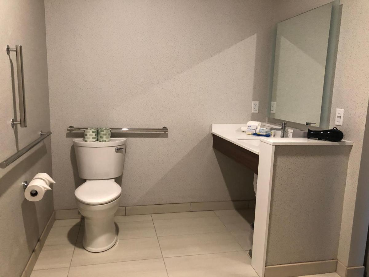 Holiday Inn Express & Suites Madison By Ihg Dış mekan fotoğraf