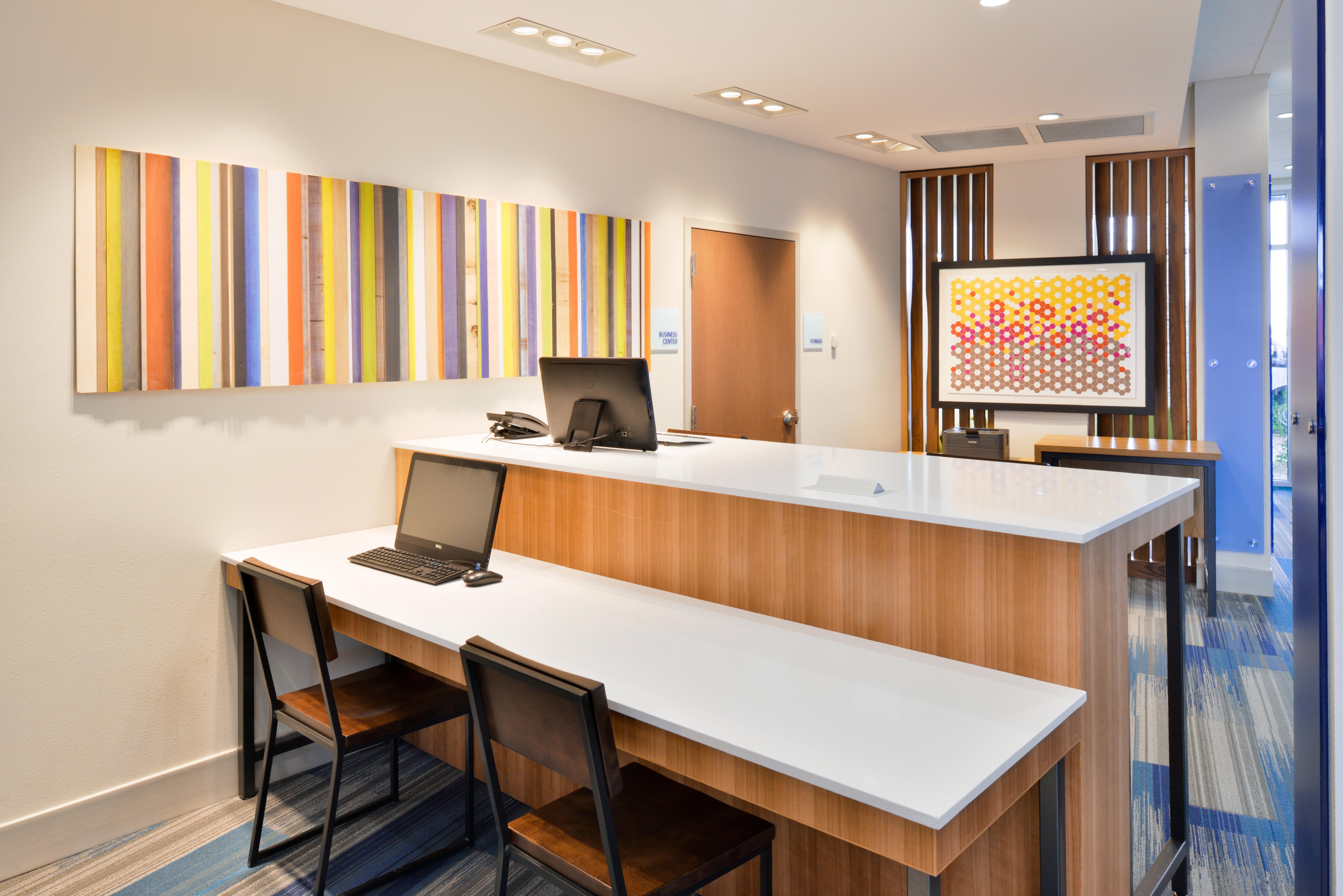 Holiday Inn Express & Suites Madison By Ihg Dış mekan fotoğraf