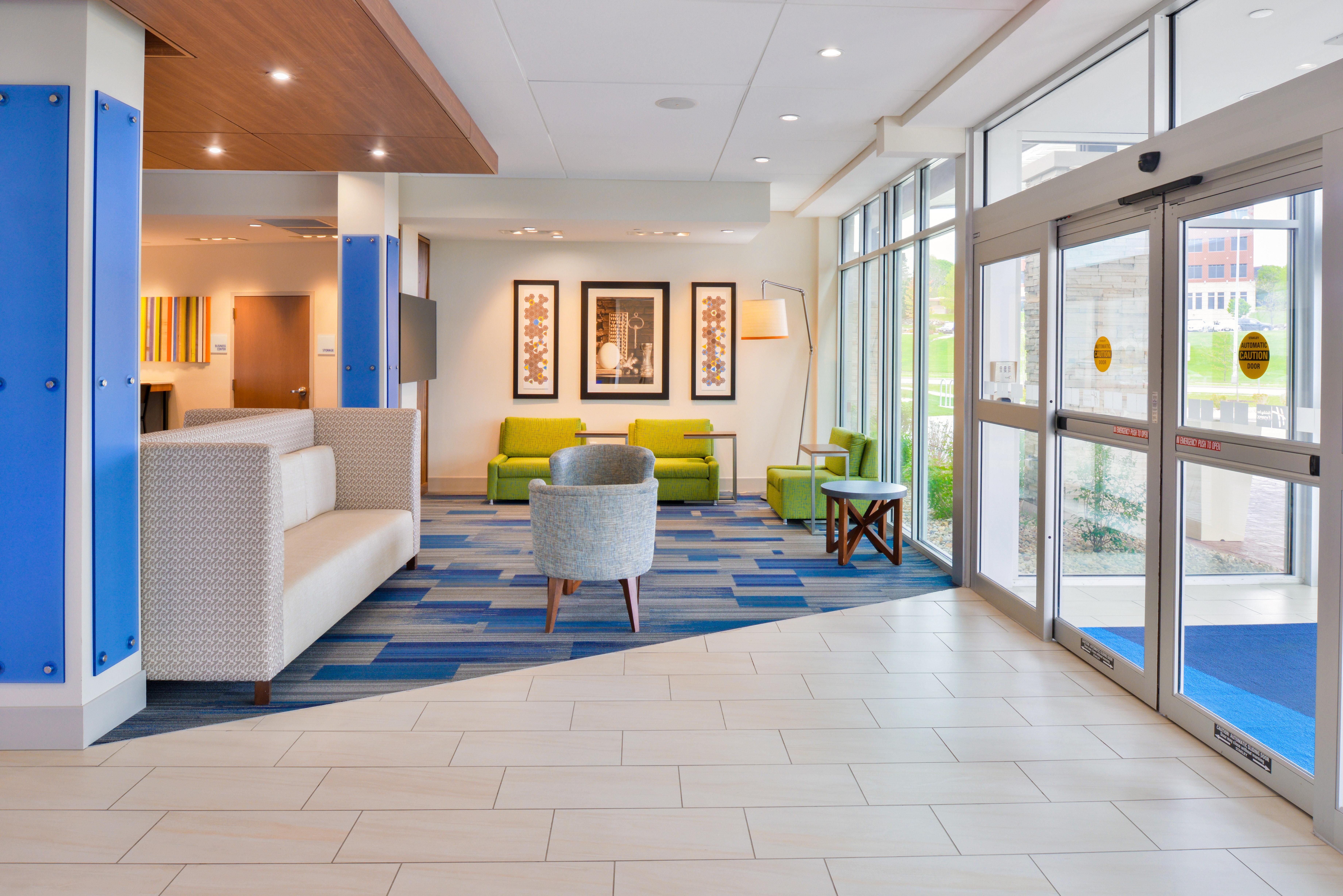Holiday Inn Express & Suites Madison By Ihg Dış mekan fotoğraf