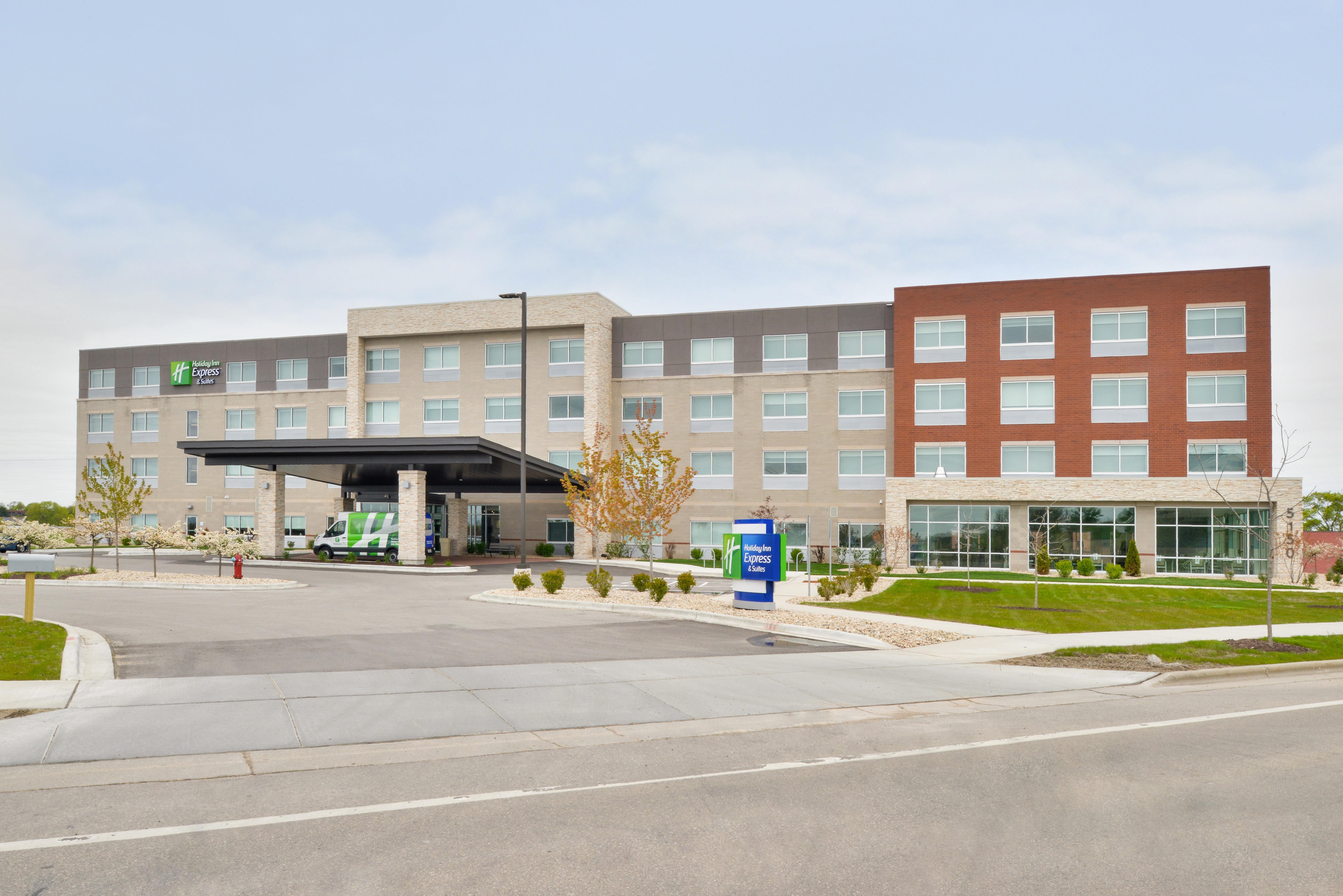 Holiday Inn Express & Suites Madison By Ihg Dış mekan fotoğraf