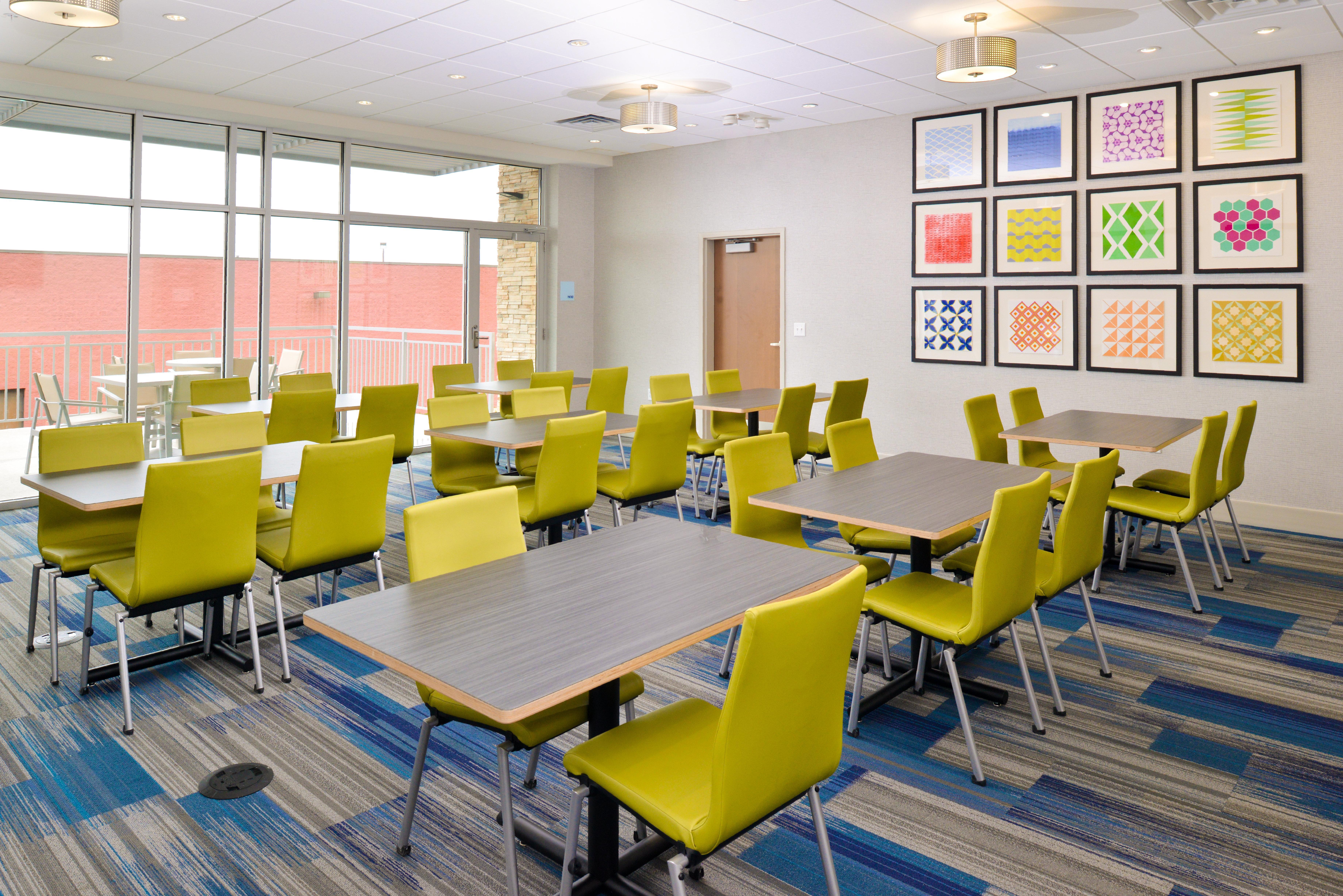 Holiday Inn Express & Suites Madison By Ihg Dış mekan fotoğraf
