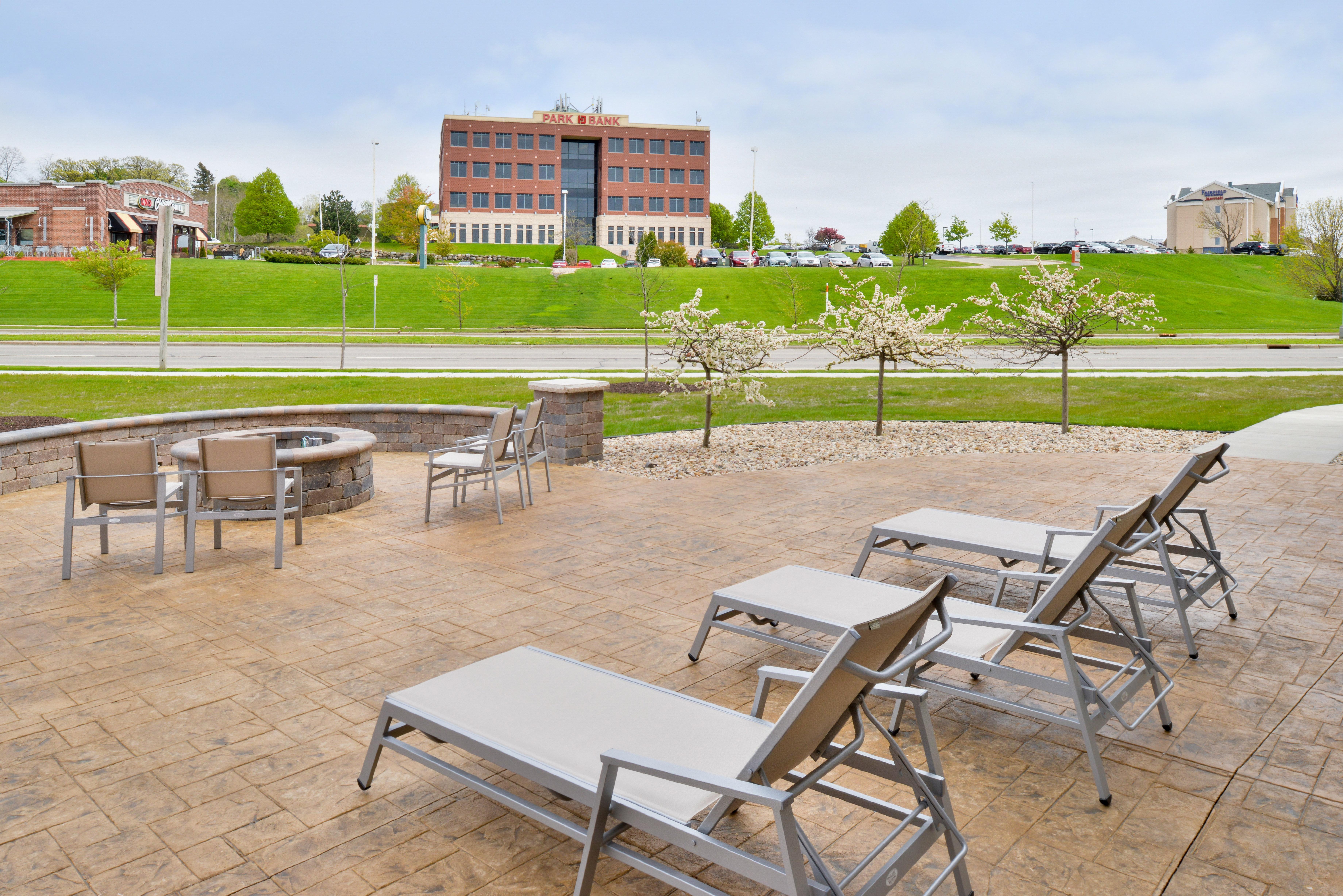 Holiday Inn Express & Suites Madison By Ihg Dış mekan fotoğraf