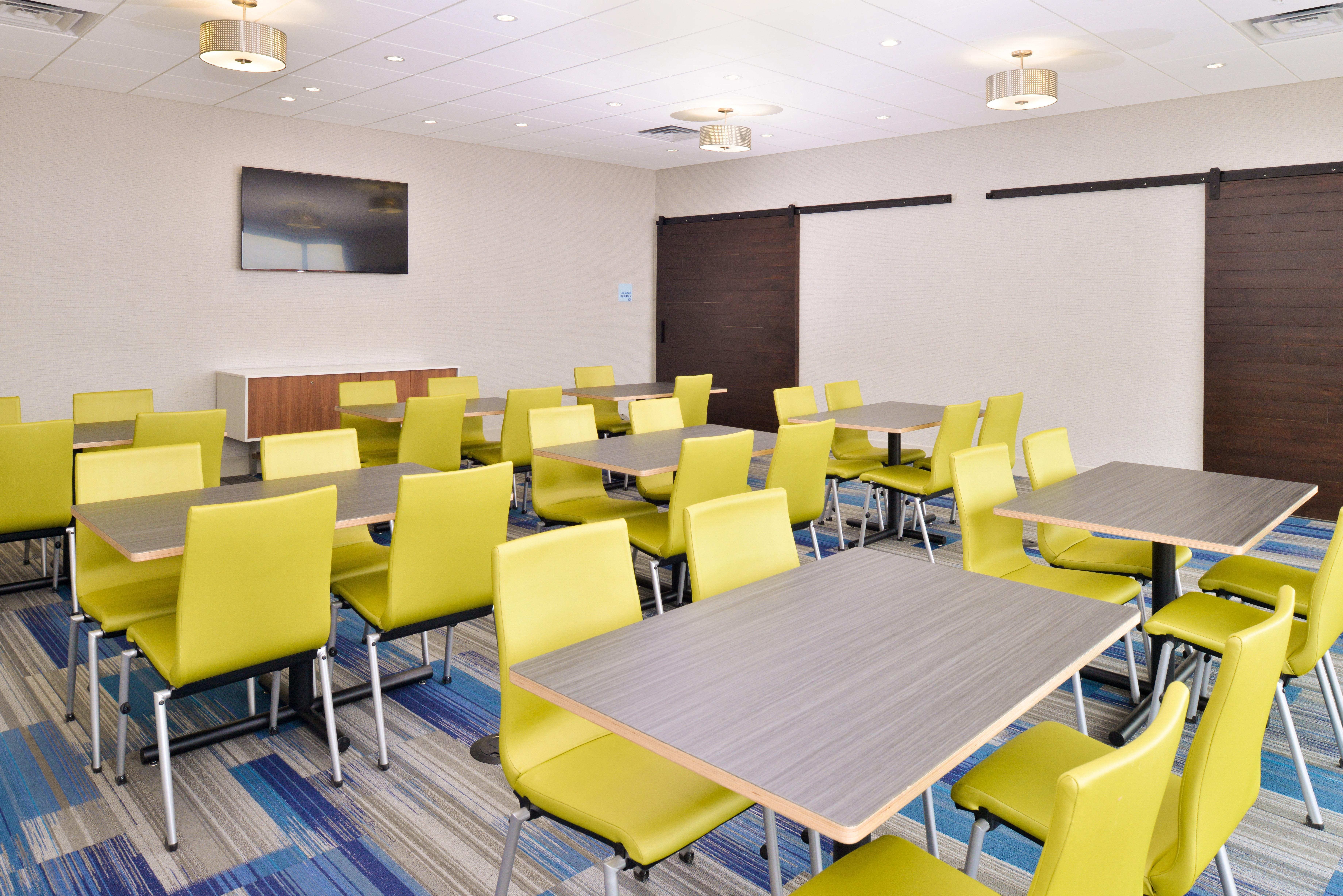 Holiday Inn Express & Suites Madison By Ihg Dış mekan fotoğraf