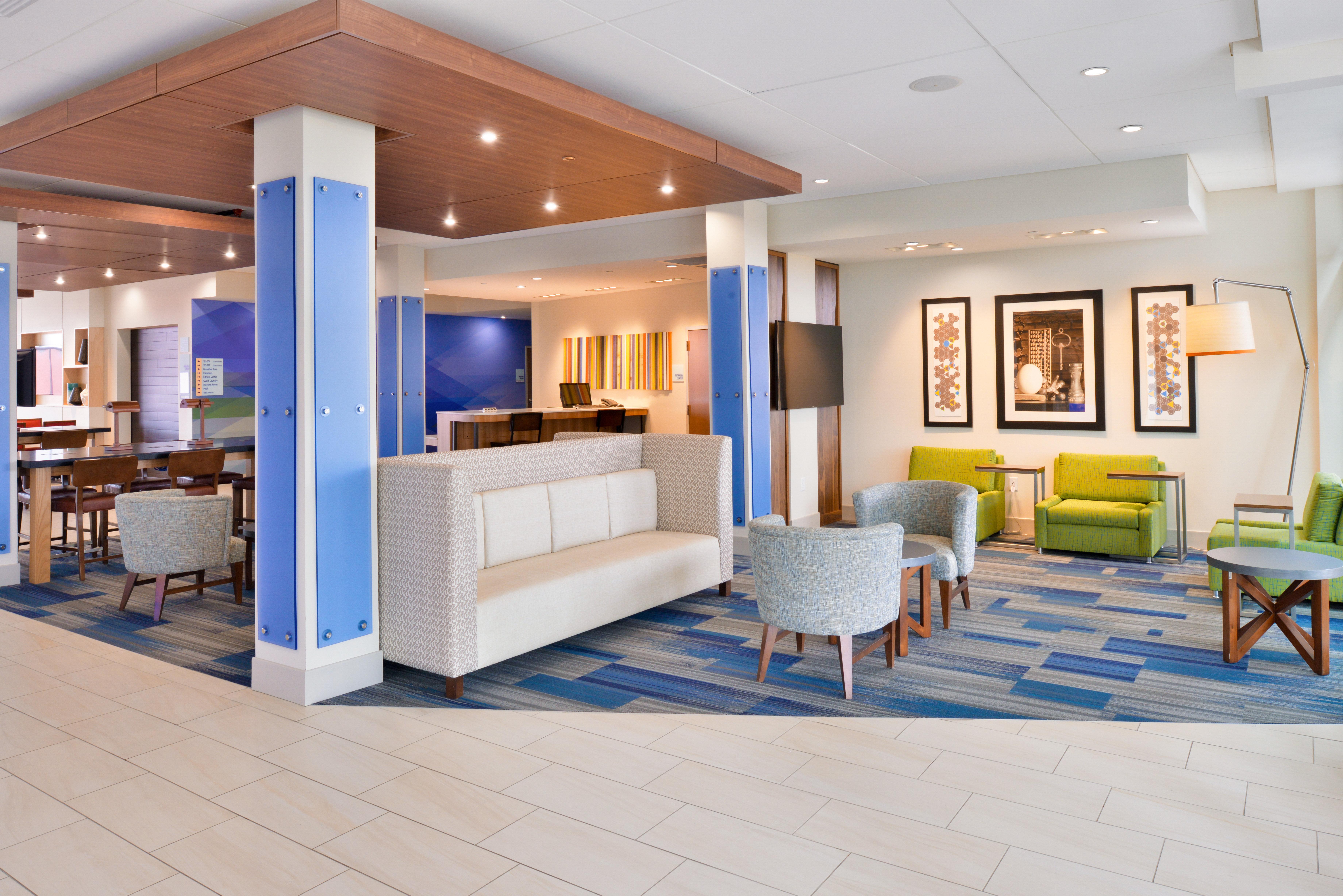Holiday Inn Express & Suites Madison By Ihg Dış mekan fotoğraf