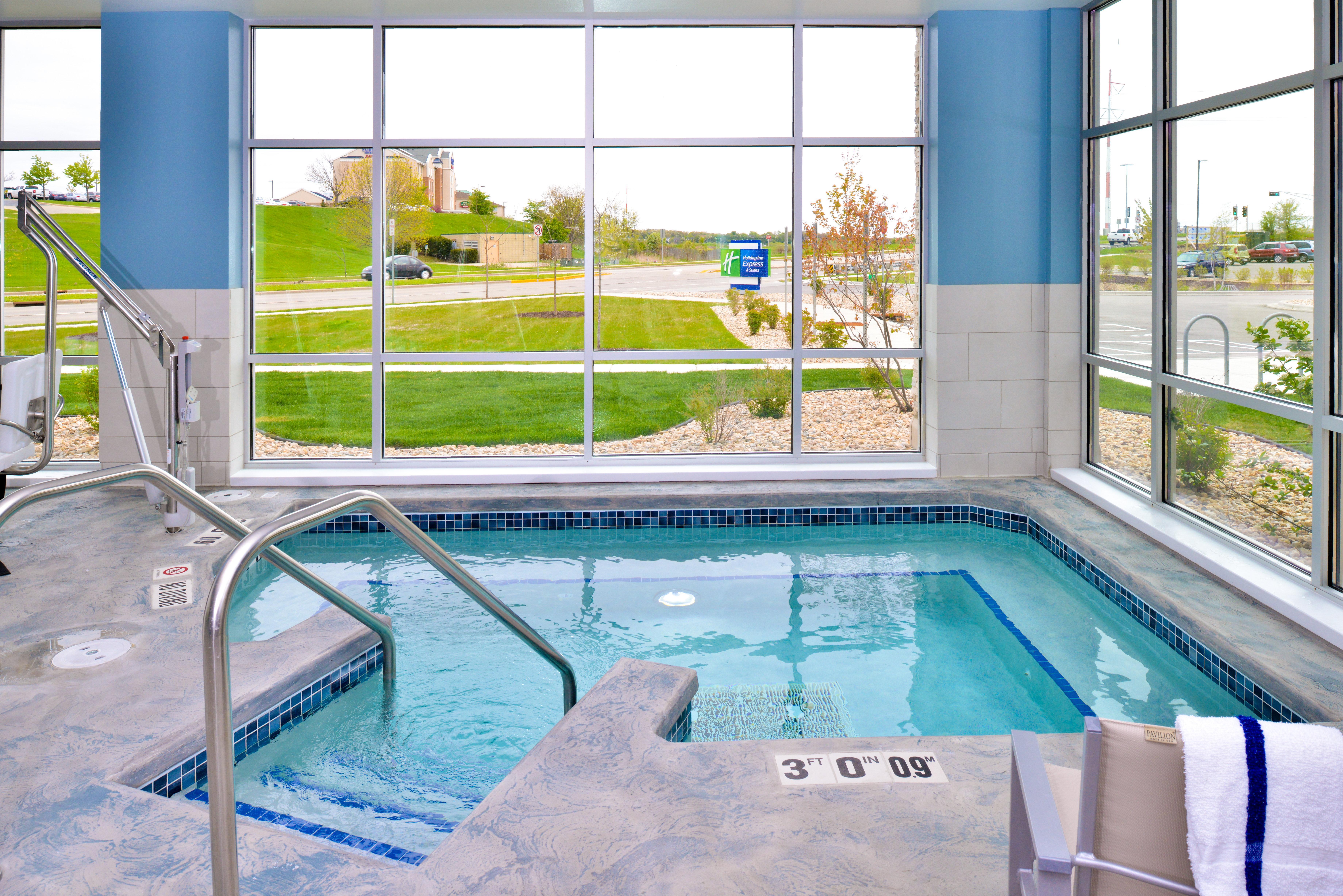 Holiday Inn Express & Suites Madison By Ihg Dış mekan fotoğraf