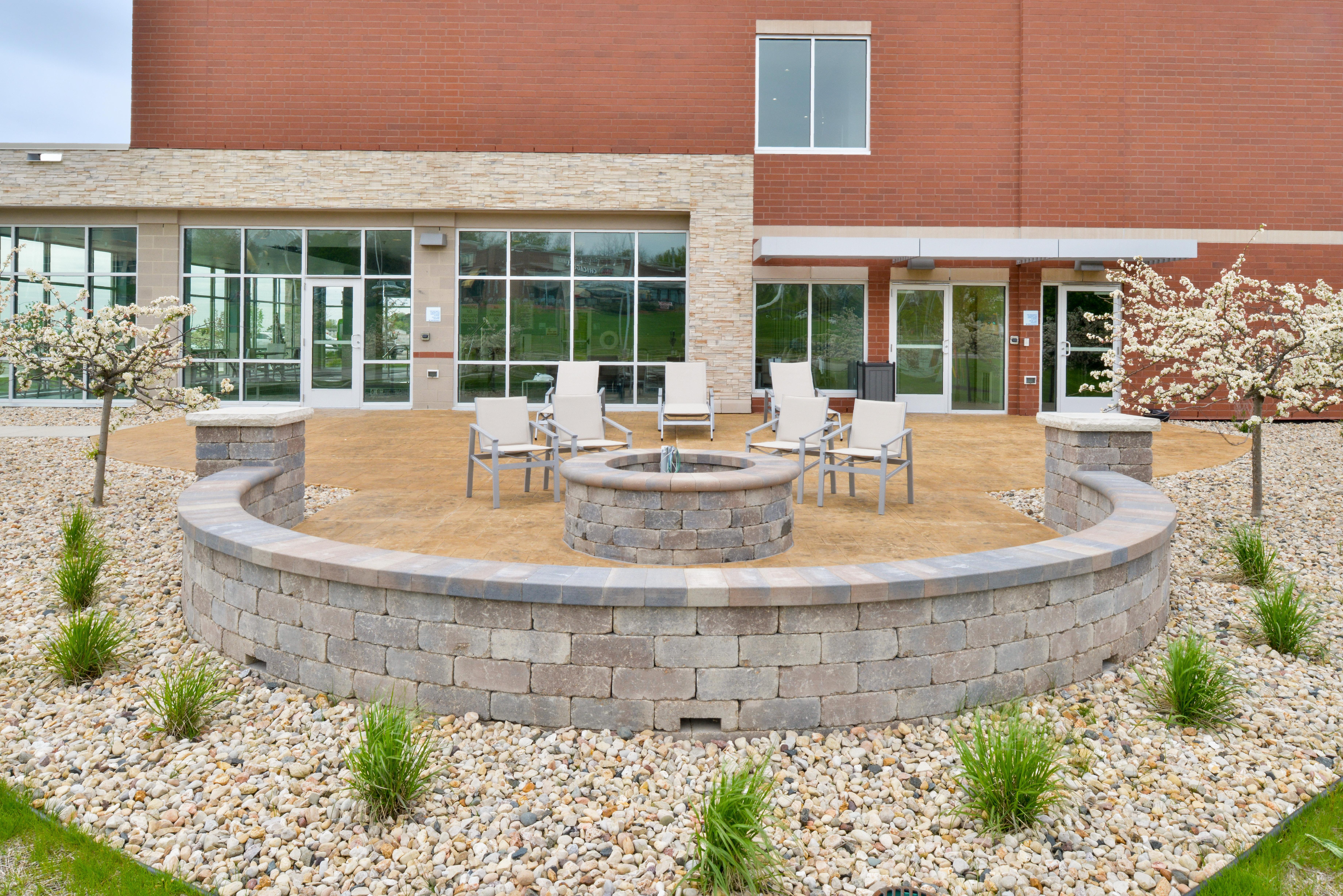 Holiday Inn Express & Suites Madison By Ihg Dış mekan fotoğraf